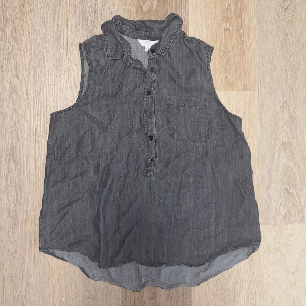 Women’s Time & Tru Dark Gray Sleeveless Button Up Henley -Size Large (12/14)